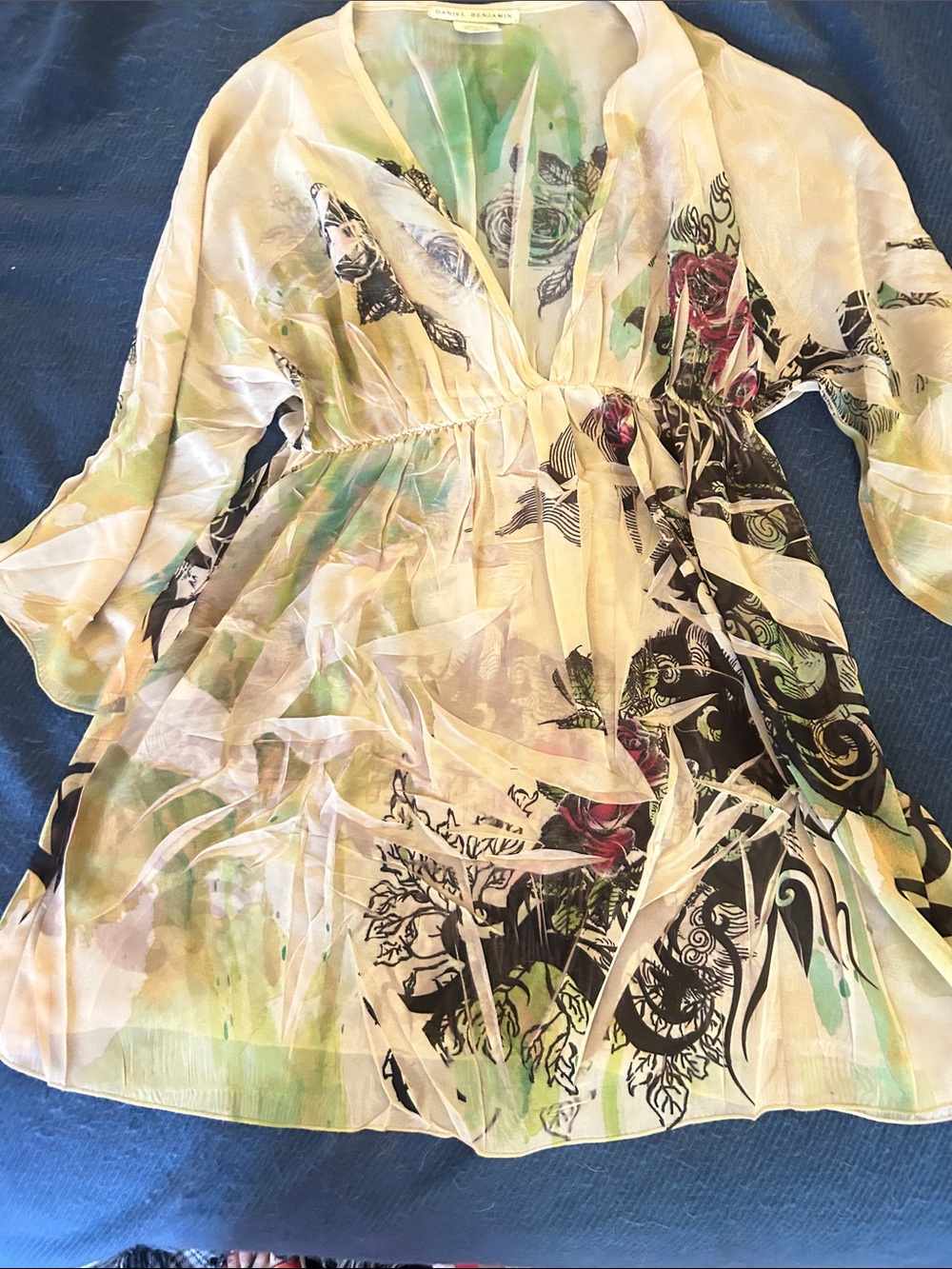 Sheer Floral V-Neck Tunic Top in Cream and Green